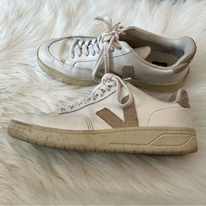Women’s Veja Sneakers Size 7